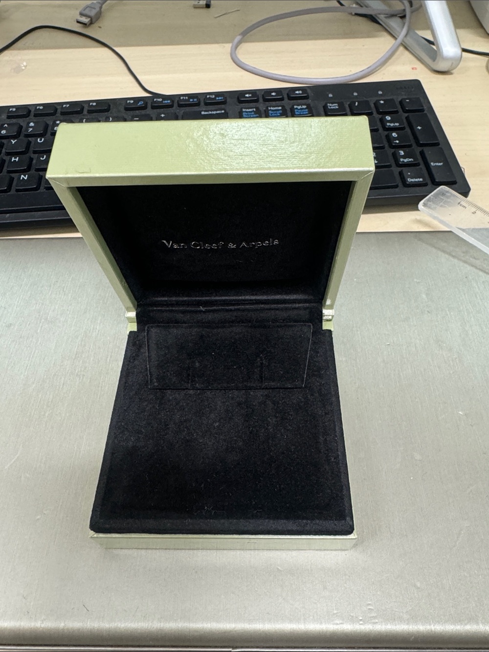 Van Cleef & Arpels Earrings Box